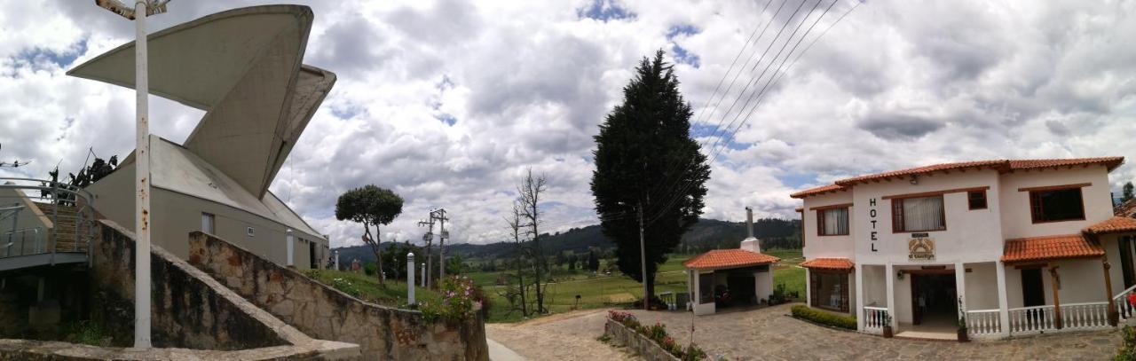 Hotel El Cangrejo ไพพ่า ภายนอก รูปภาพ
